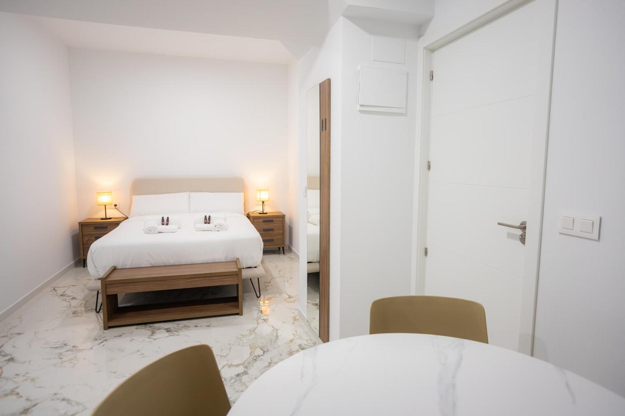 L&G Apartments Bahia Suite Alicante Luaran gambar