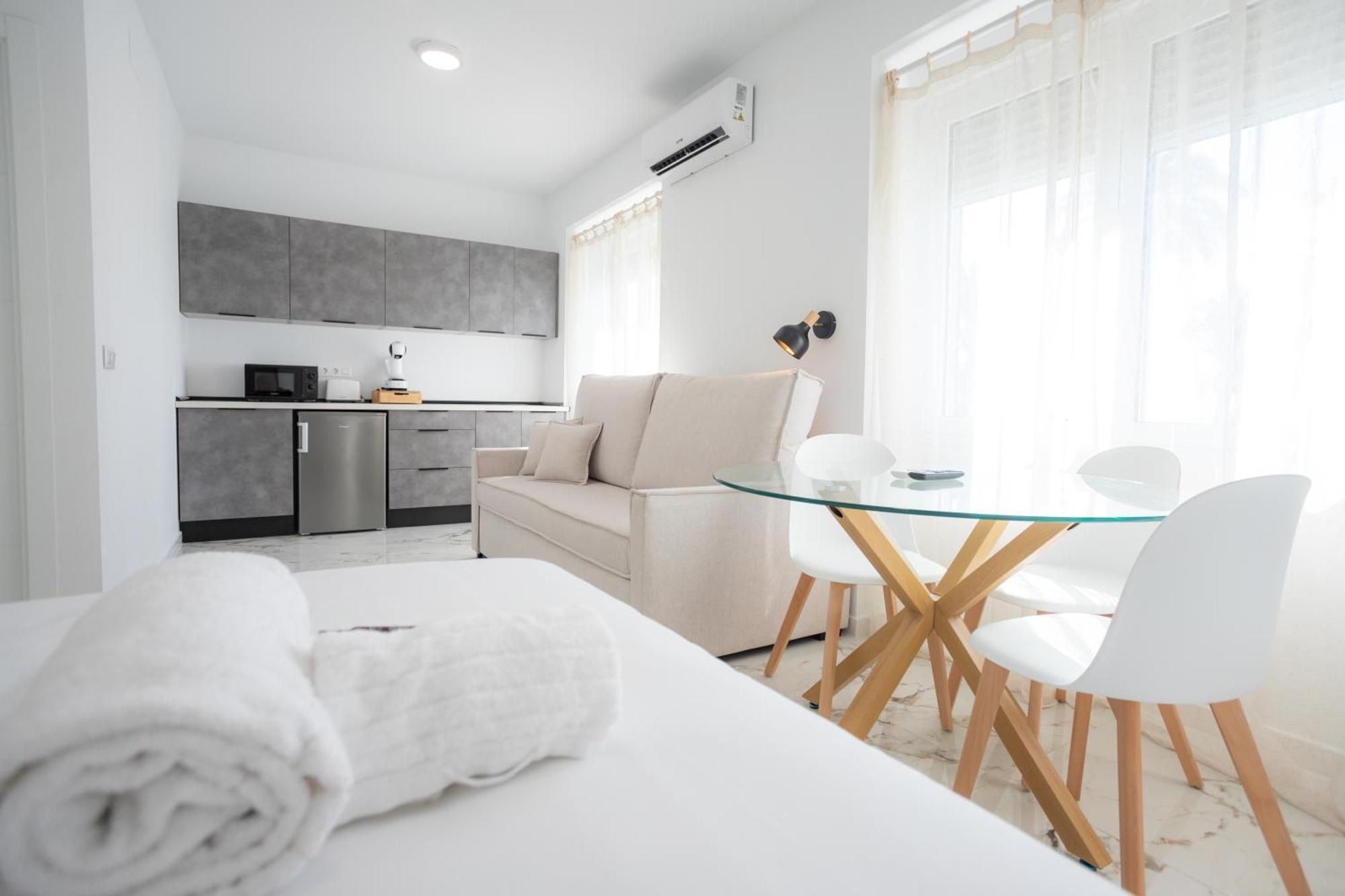 L&G Apartments Bahia Suite Alicante Luaran gambar