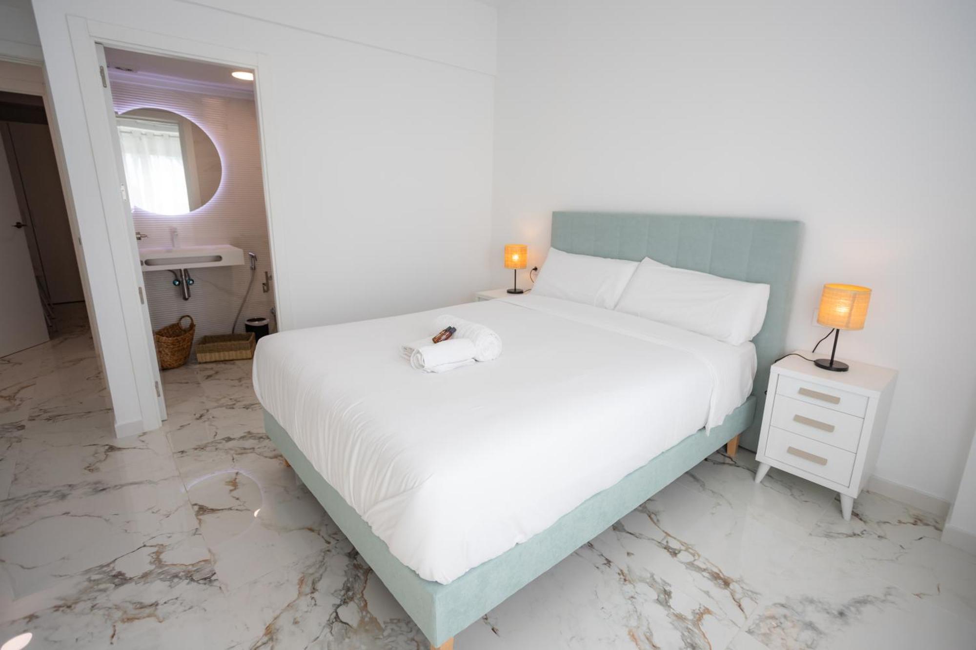 L&G Apartments Bahia Suite Alicante Luaran gambar